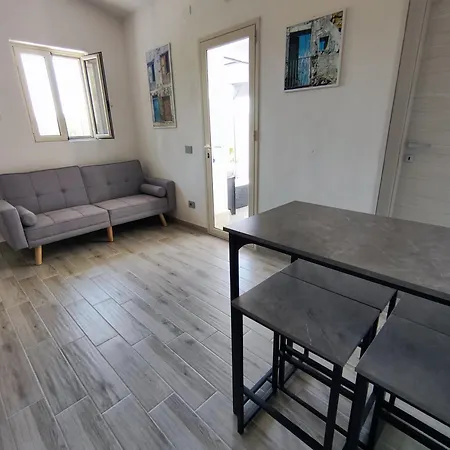 Prázdninový dům Punta Bianca 2 *